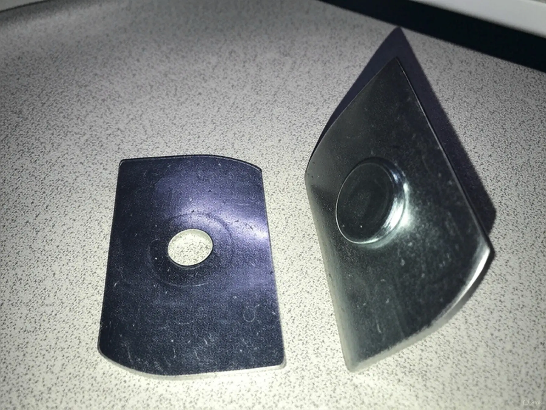 Zinc-Coated Starline Hanger Clip